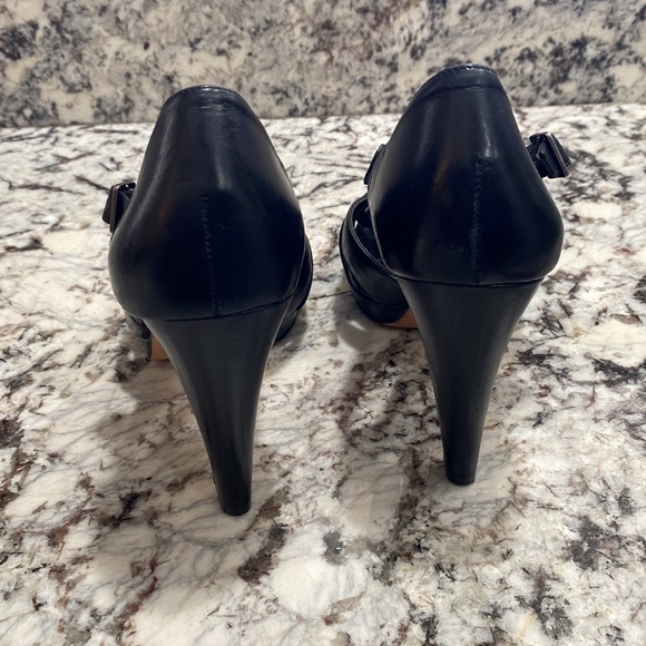 Banana Republic black heels - Picture 4 of 8